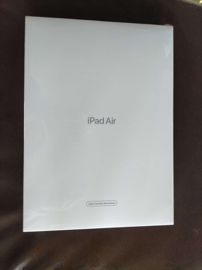 配送直後iPadAir4の外箱